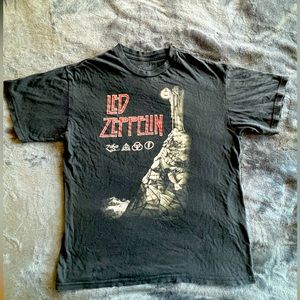 Led Zeppelin T-shirt size medium 100% cotton
